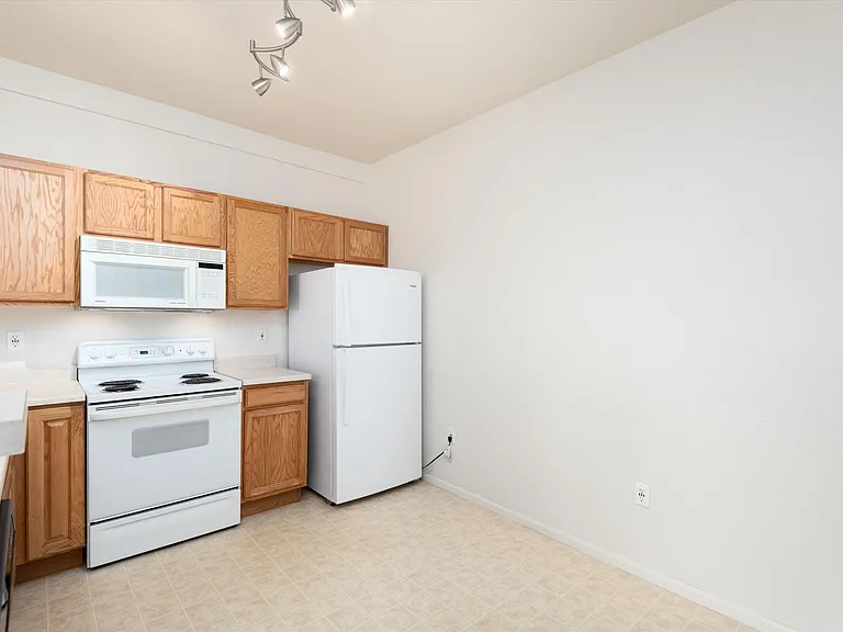 905 S Zeno Way #102 — Photo 16