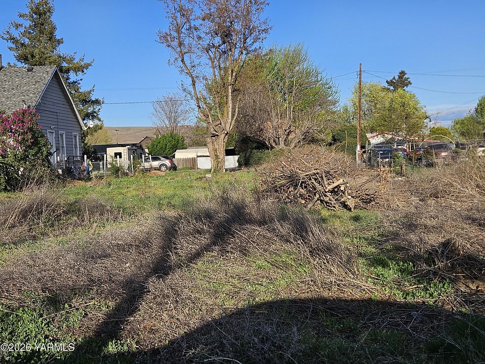 2nd image of 430 Main St