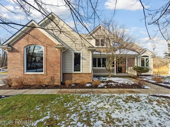 476 Arthurs Ct, Ortonville, MI 48462