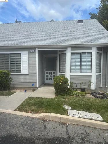 1704 Somerset Pl Photo 1