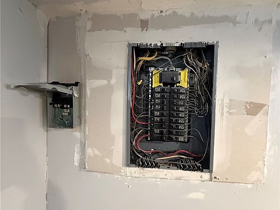 4th image of 1068 Nela View Rd