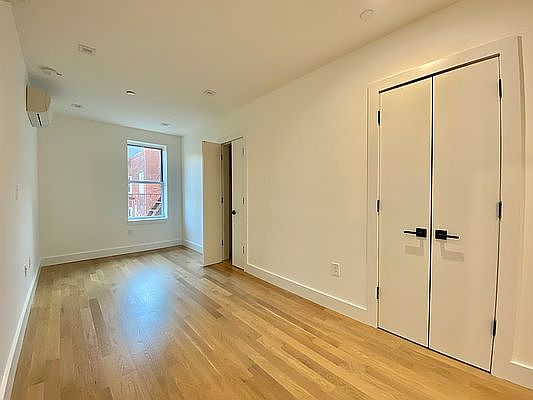 4th image of 732 Saint Marks Ave #31
