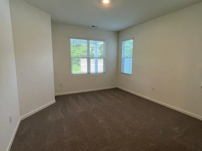 1417 Creekfront Dr — Photo 9