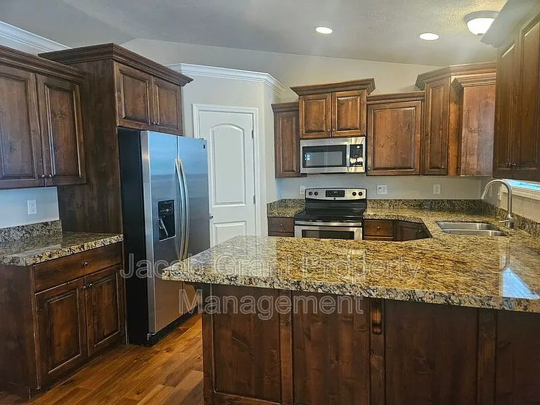 3030 Golden Rod Dr — Photo 11