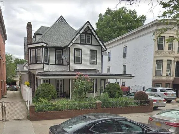 151 Hawthorne St, Brooklyn, NY 11225