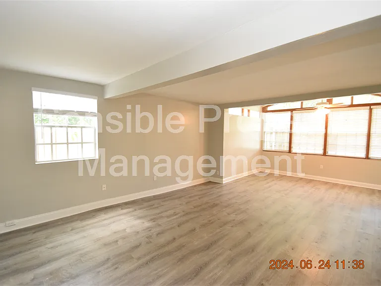 2926 51st St S #1 — Photo 12