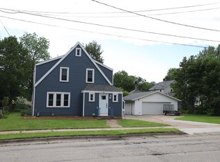 121 N Clinton Ave, Clintonville, WI 54929
