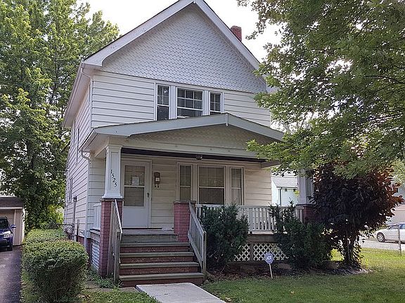 3rd image of 1525 E 219th St