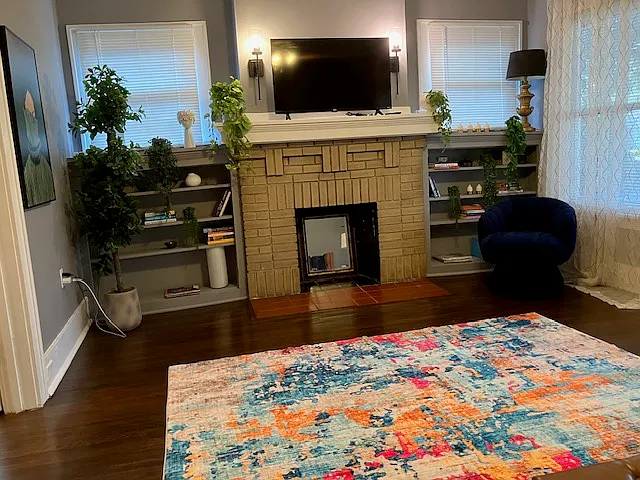 1 bed, 1100 sqft, $1,950 — Photo 3
