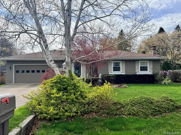 2571 Herber Dr, Port Huron, MI 48060