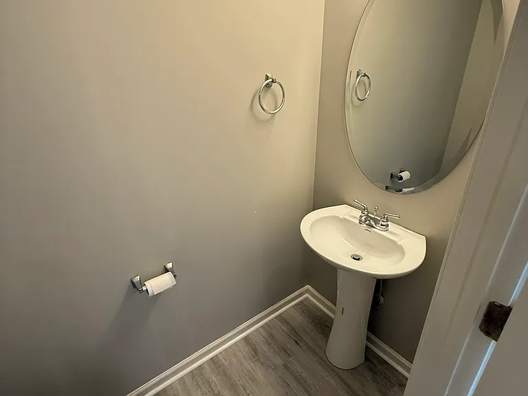 4026 Cody Dr — Photo 8