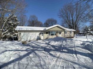 810 E Robin Ln, Shawano, WI 54166