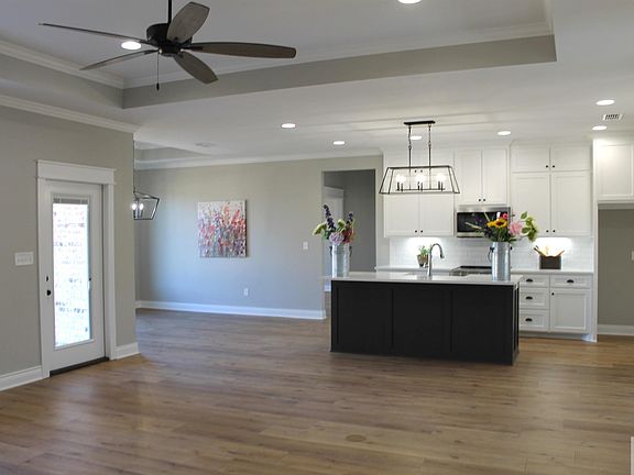4th image of 254 Kentucky Cir