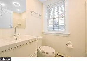 8 N New St — Photo 12