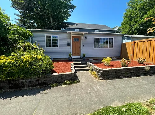 4501 SE 36th Ave Photo 1