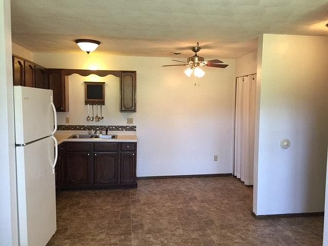 1st image of 909 E Vine St APT 102