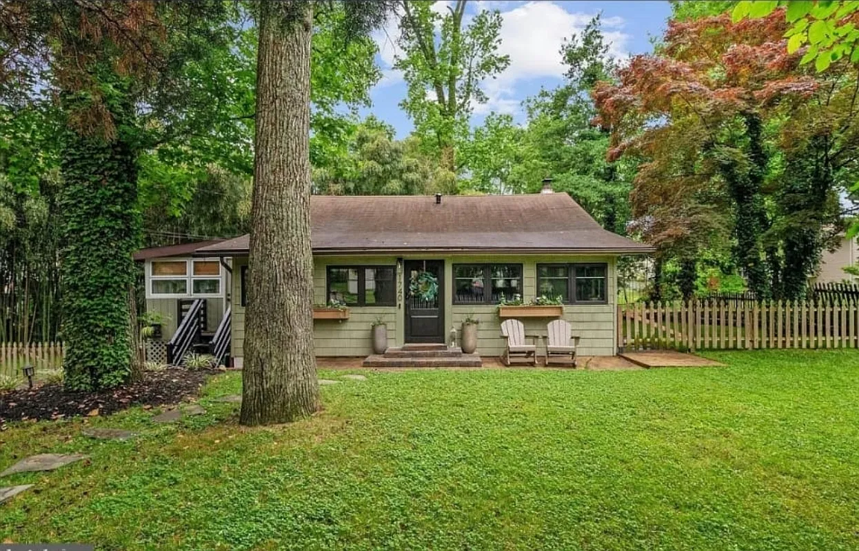 3 bed, 1117 sqft, $2,700 — Photo 1