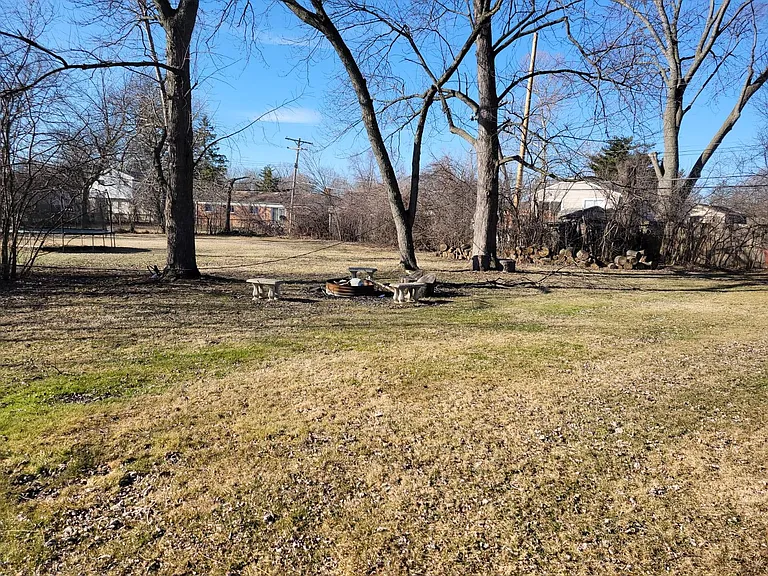 30003 W Ten Mile Rd — Photo 11