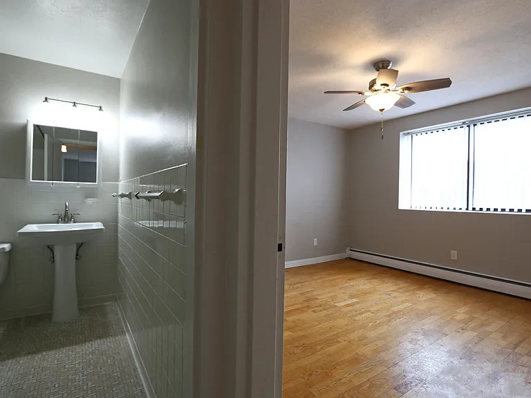 214 Place Apartments — Photo 38