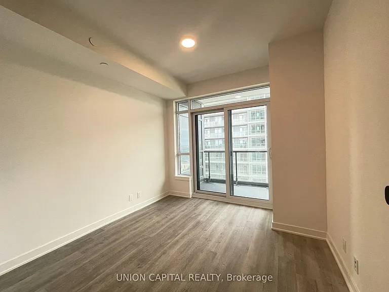 50 Upper Mall Way #1403 — Photo 20