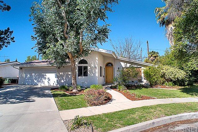 This spacious family home offers a two car attached garage with direct access into the house, copper plumbing, central air and dual pane windows.