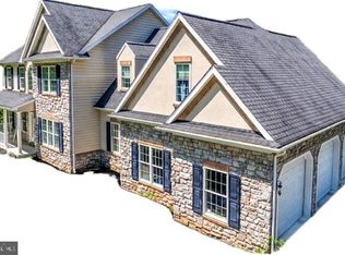 304 Iron Valley Dr, Lebanon, PA 17042