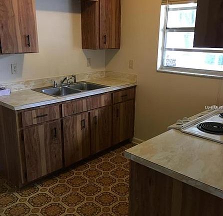 4th image of 613 E Bella Vista St