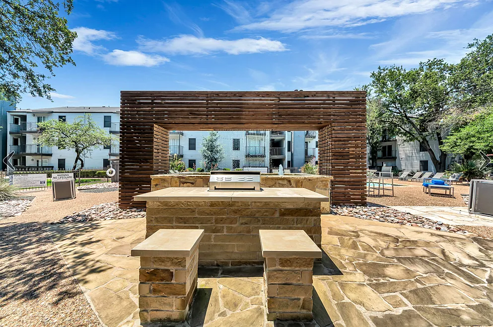 Azure Urban Living — Photo 2