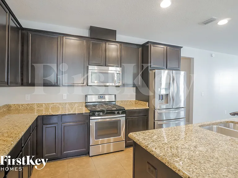 124 Riverwalk Blvd — Photo 8
