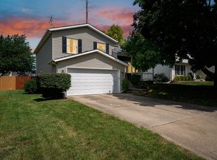 404 Carriage Hills Rd, Normal, IL 61761