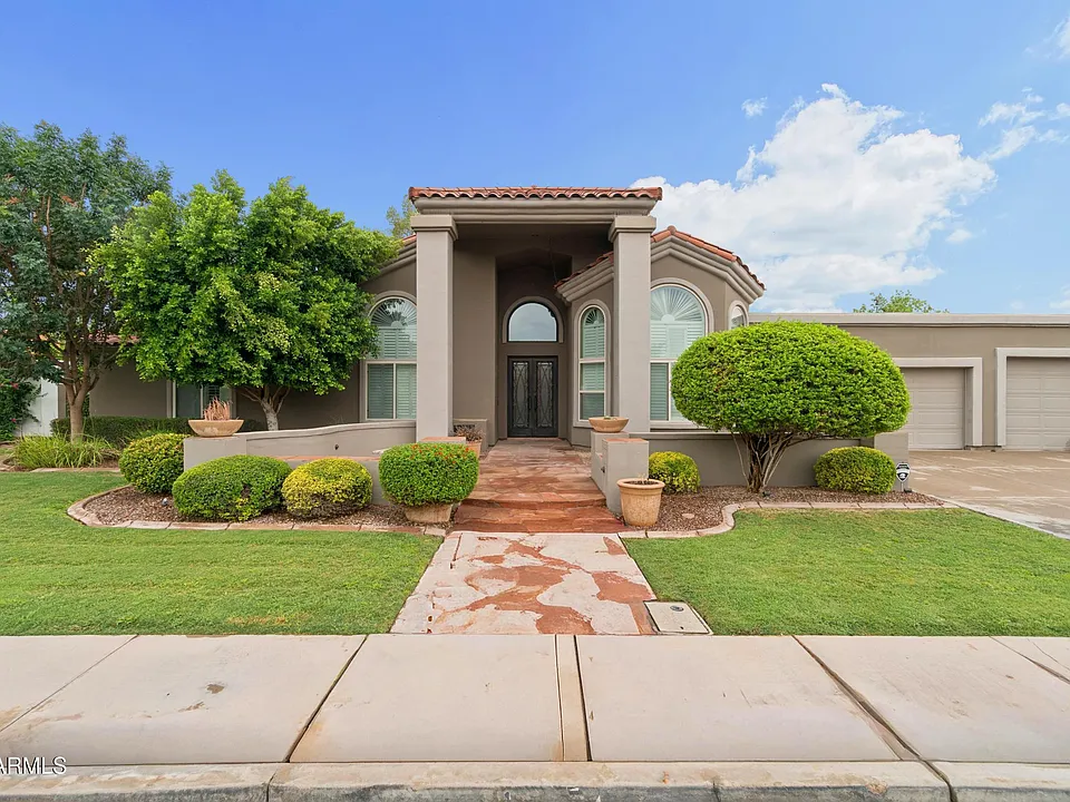 1307 E Treasure Cove Dr