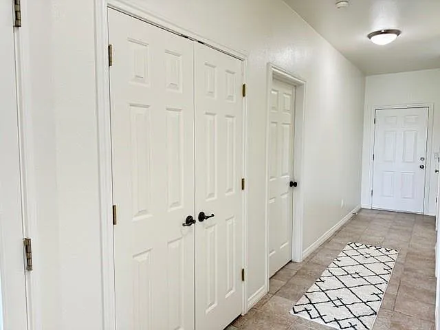 22401 Briarview Dr — Photo 28