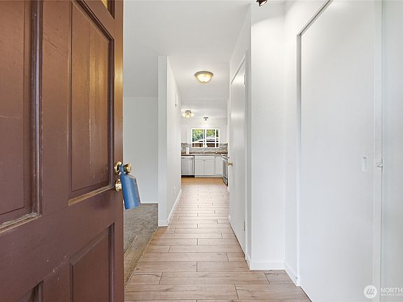 4th image of 4108 80th Avenue W