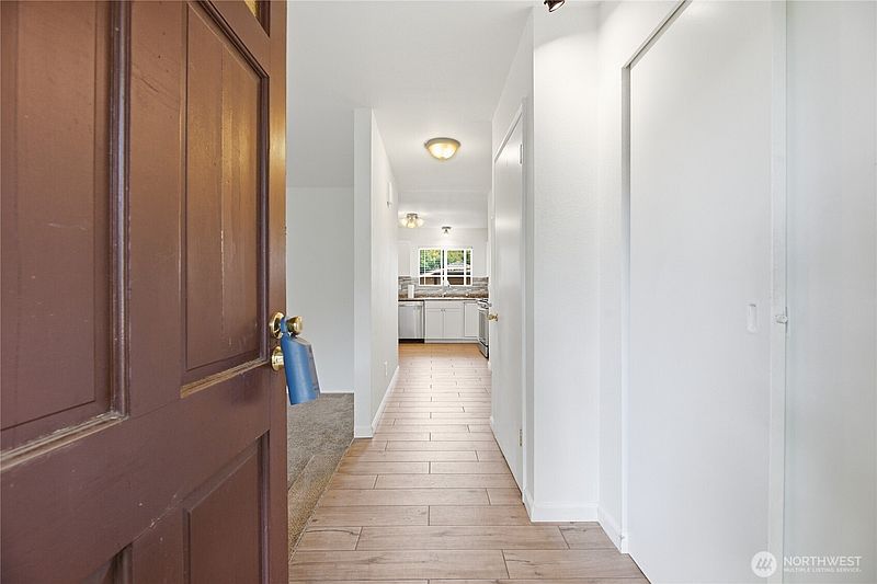 4th image of 4108 80th Avenue W