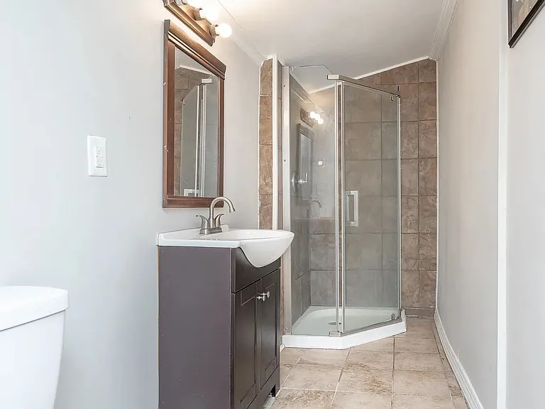 517 Thomas St — Photo 6
