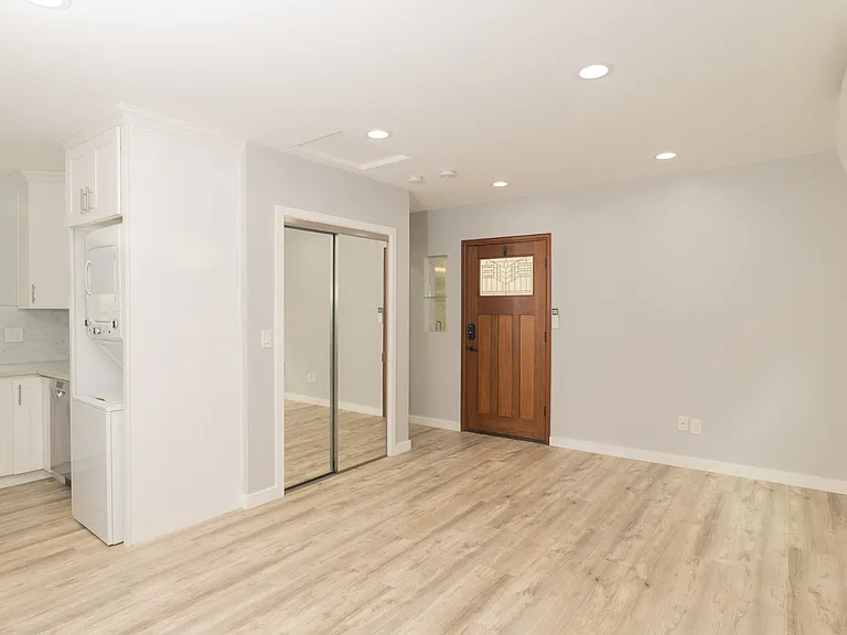 5182 Canoga Ave — Photo 9