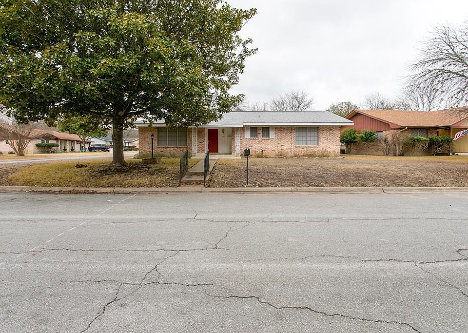 1st image of 101 Crescent Dr