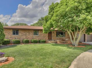 1302 W Windsor Rd, Champaign, IL 61821