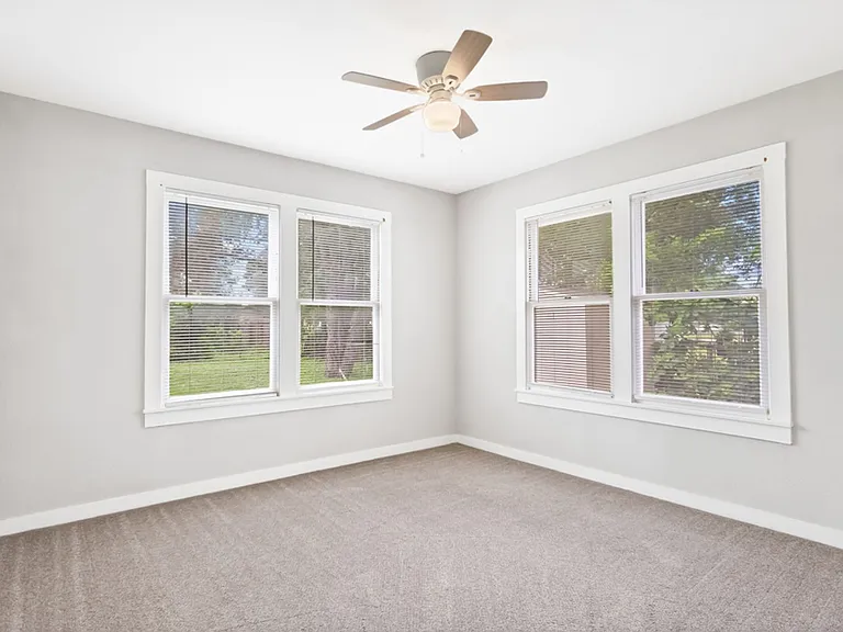 704 Curtiss Ave — Photo 15