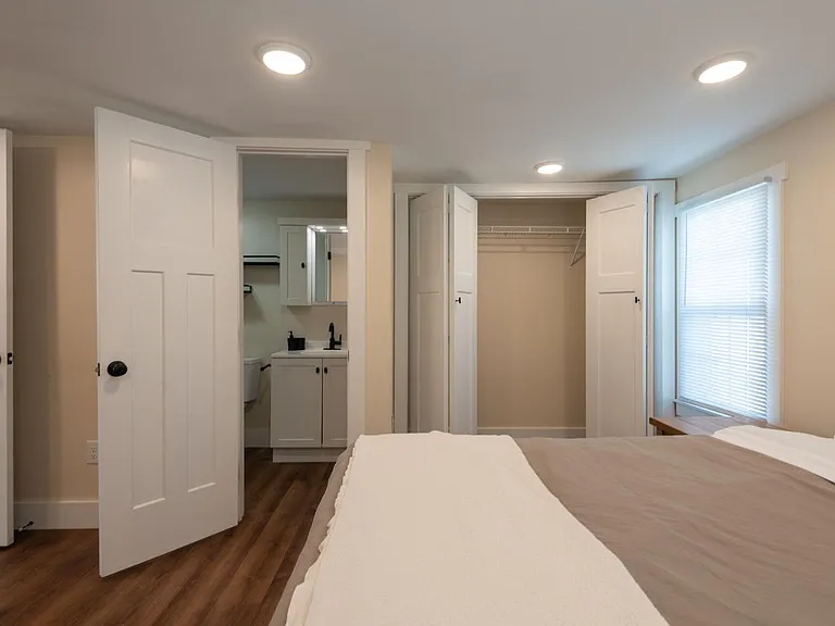 634 N Adams St — Photo 9