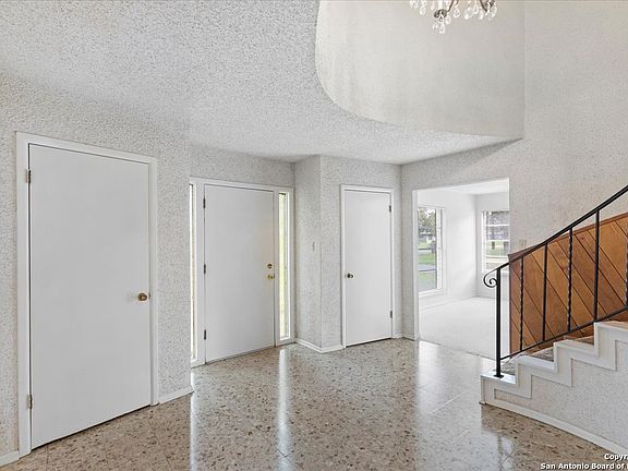 5th image of 6040 Mike Nesmith St