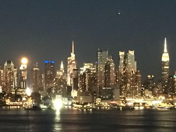 11 49th St APT 2, Weehawken, NJ 07086