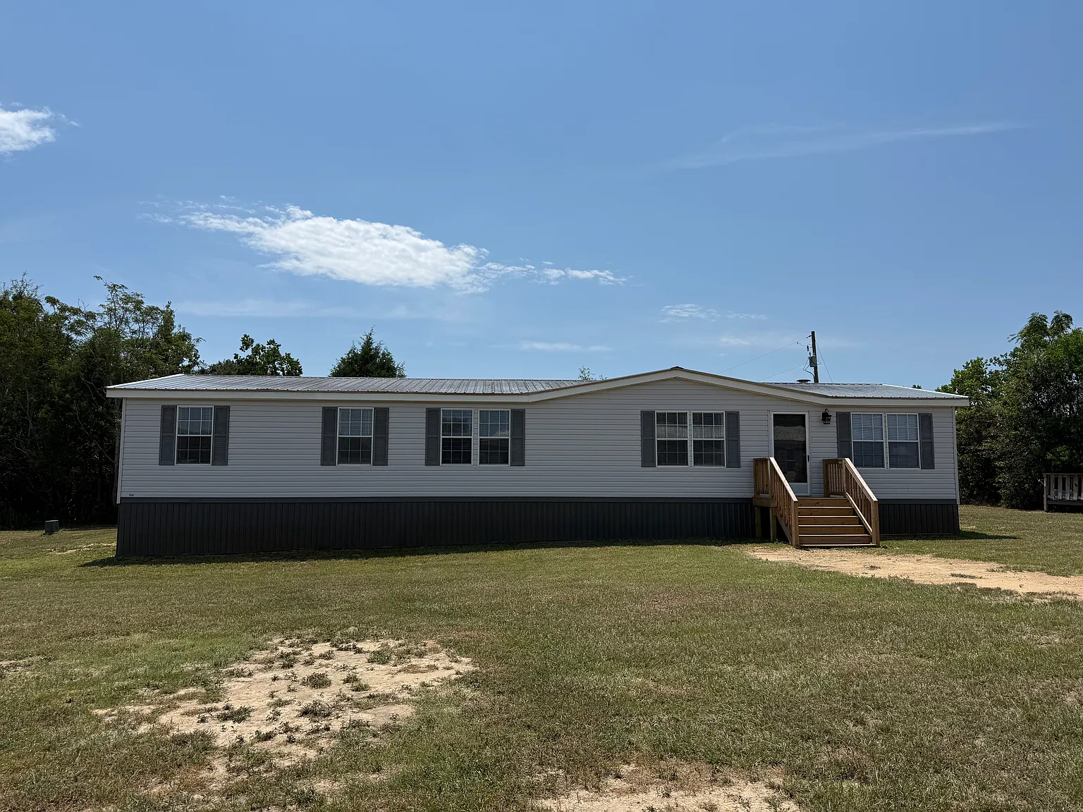 3 bed, 1820 sqft, $1,250 — Photo 1