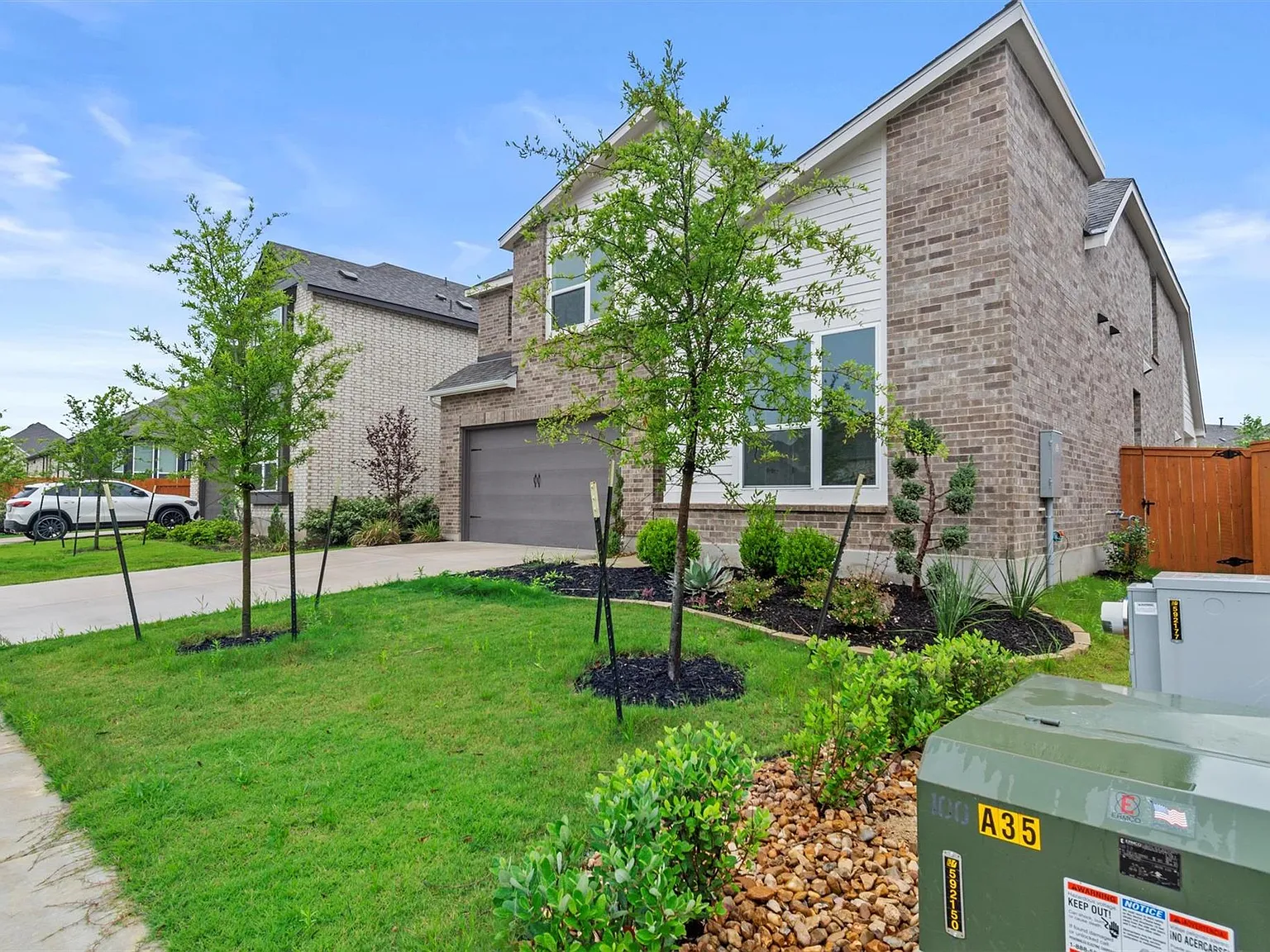 4 bed, 3.5 bath, 2968 sqft, $3,000 — Photo 3
