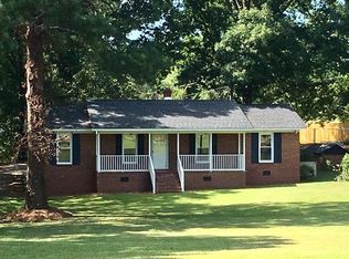 1217 Woodlawn Rd, Greenwood, SC 29646
