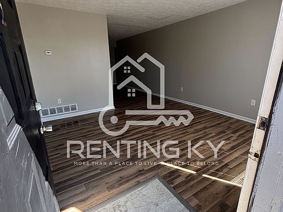 2nd image of 1637 Foxhaven Dr