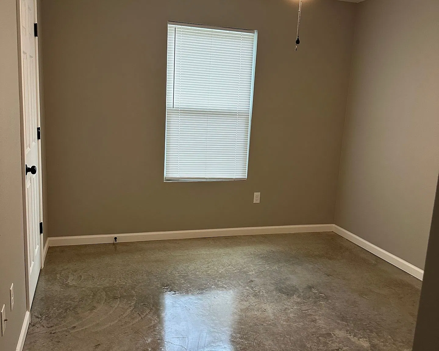 206-208 N Wall Duplex — Photo 4