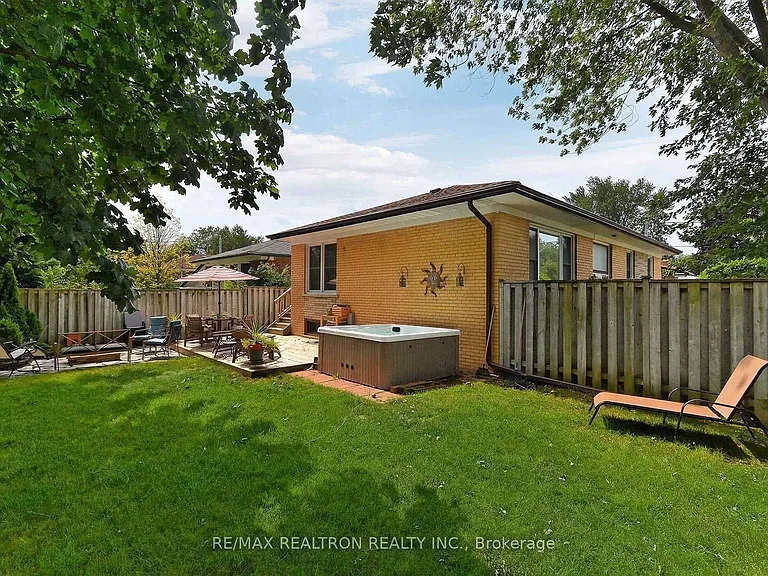 330 Gells Rd #LOWER — Photo 12