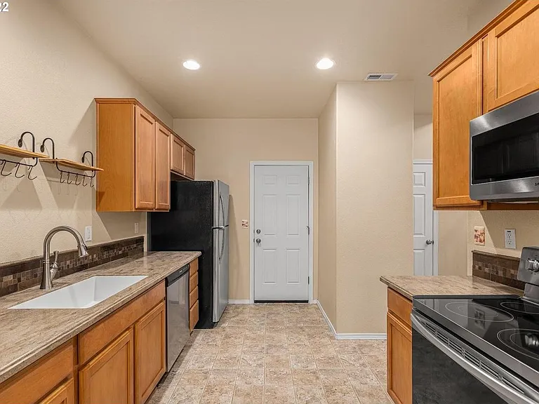 16205 SW Whistling Swan Ln — Photo 8