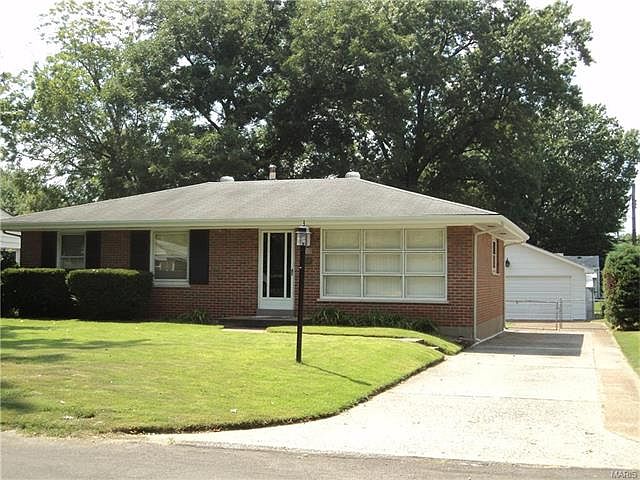 1st image of 135 Saint Eugene Ln
